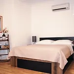 Royal Deluxe *