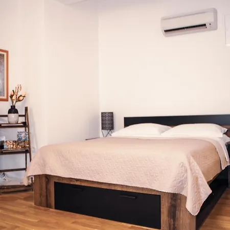 皇家豪华公寓 *